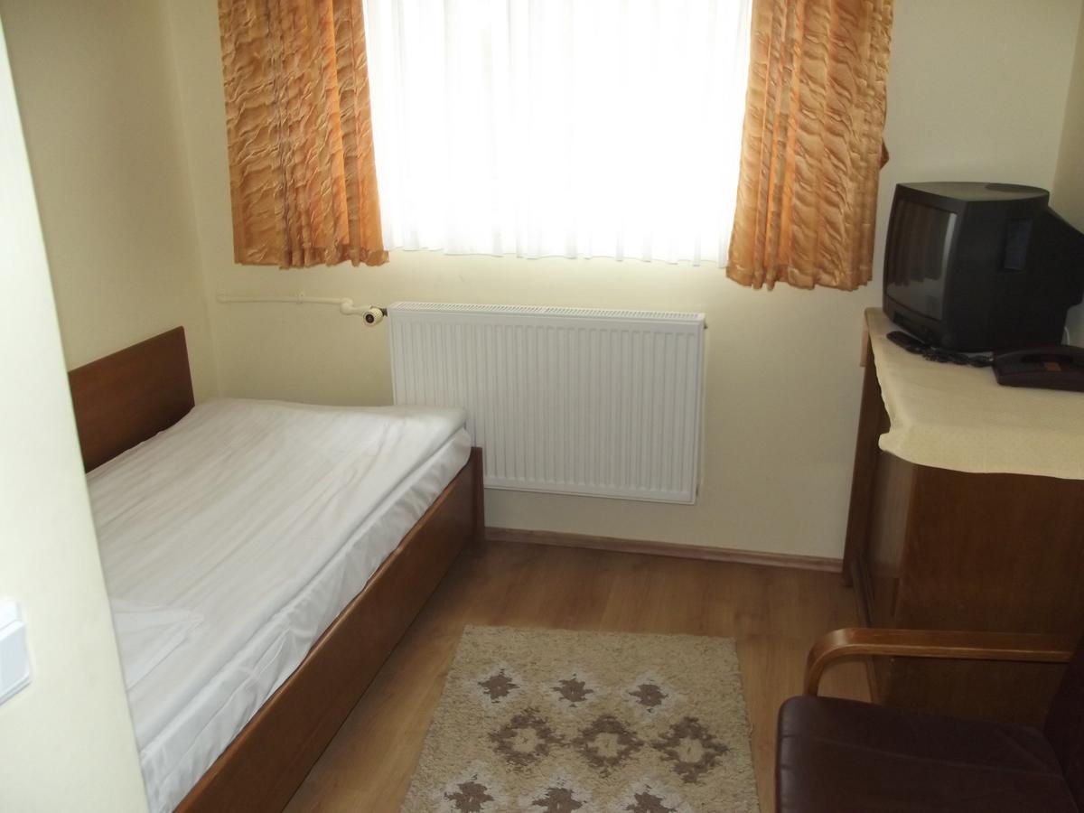 Hôtel Osrodek Edukacji Ekologicznej Wilga à Górzno Extérieur photo